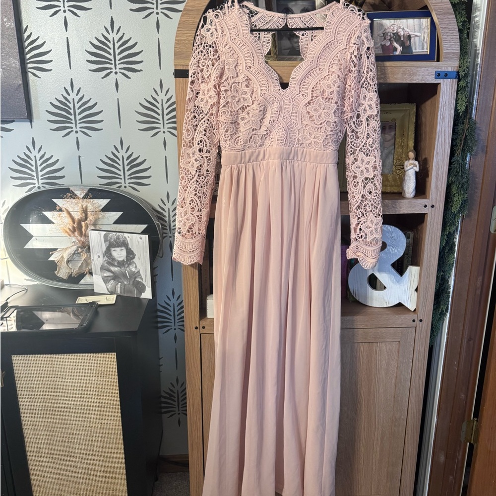 Elegant Pink Lace Maxi Dress